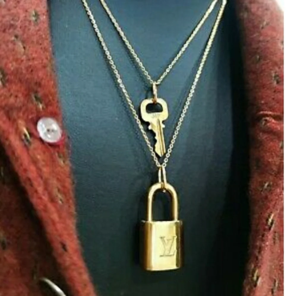 - Louis Vuitton authentic Padlock and Key locks on a necklace! (COMES W/… - Picture 4 of 6